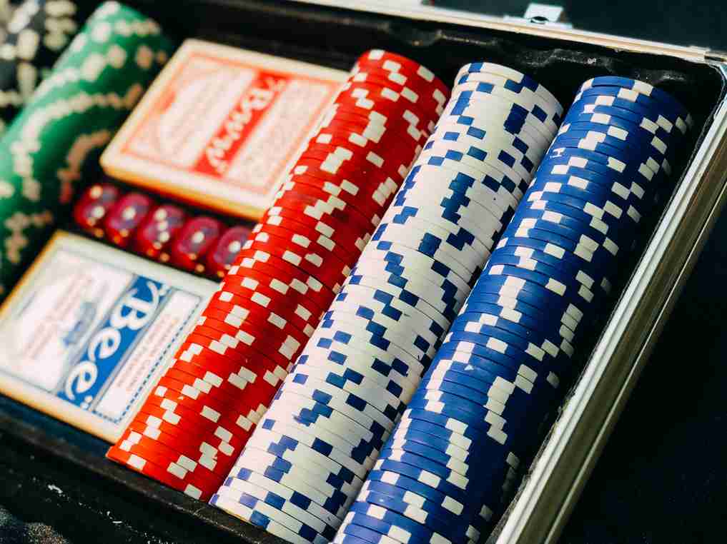 Cómo ganan dinero los casinos online: El negocio detrás del azar